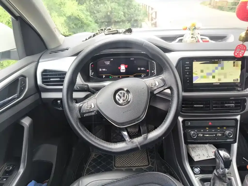 Volkswagen T-Cross — фото 10