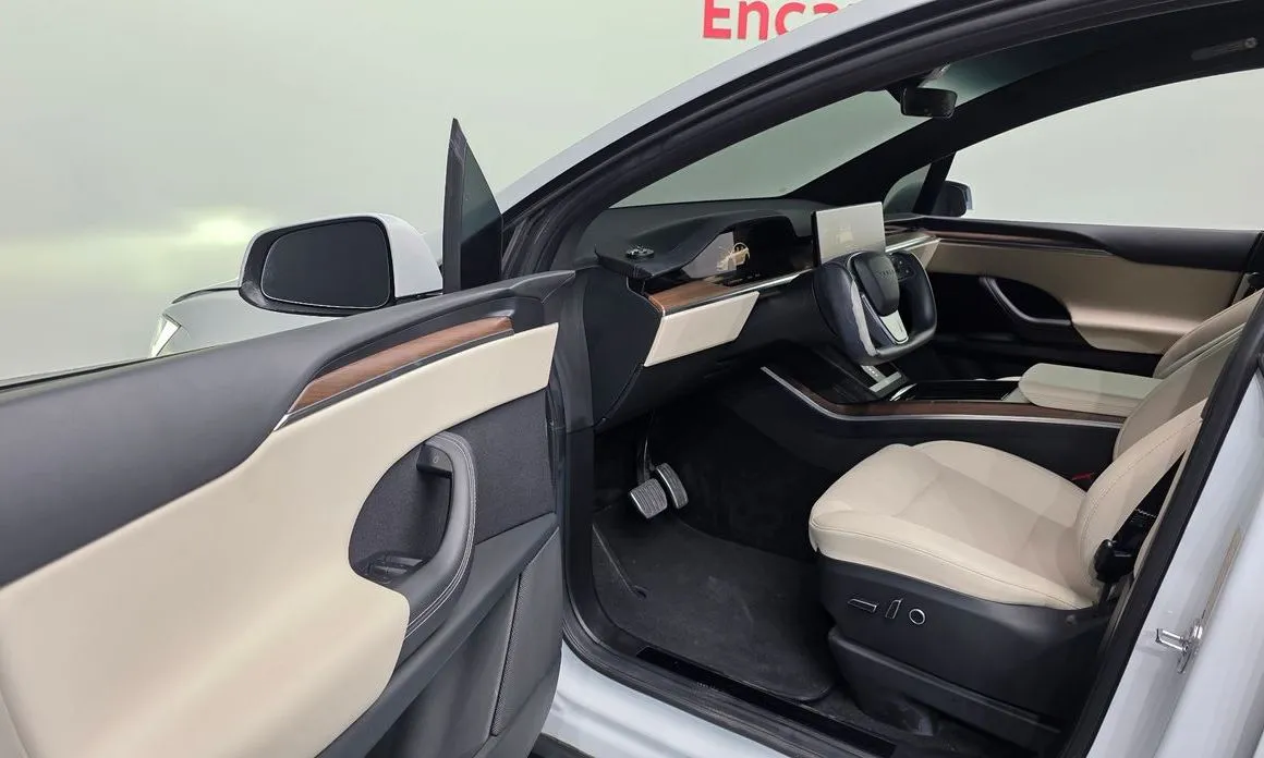 Tesla Model X — фото 7