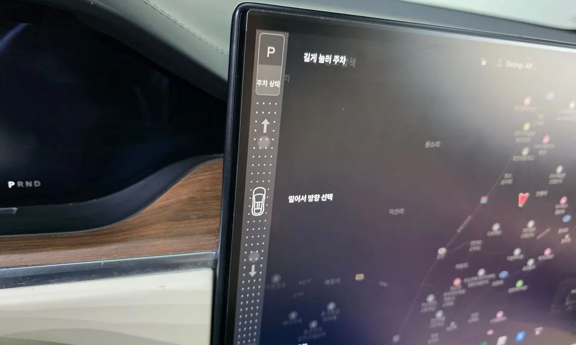 Tesla Model X — фото 6