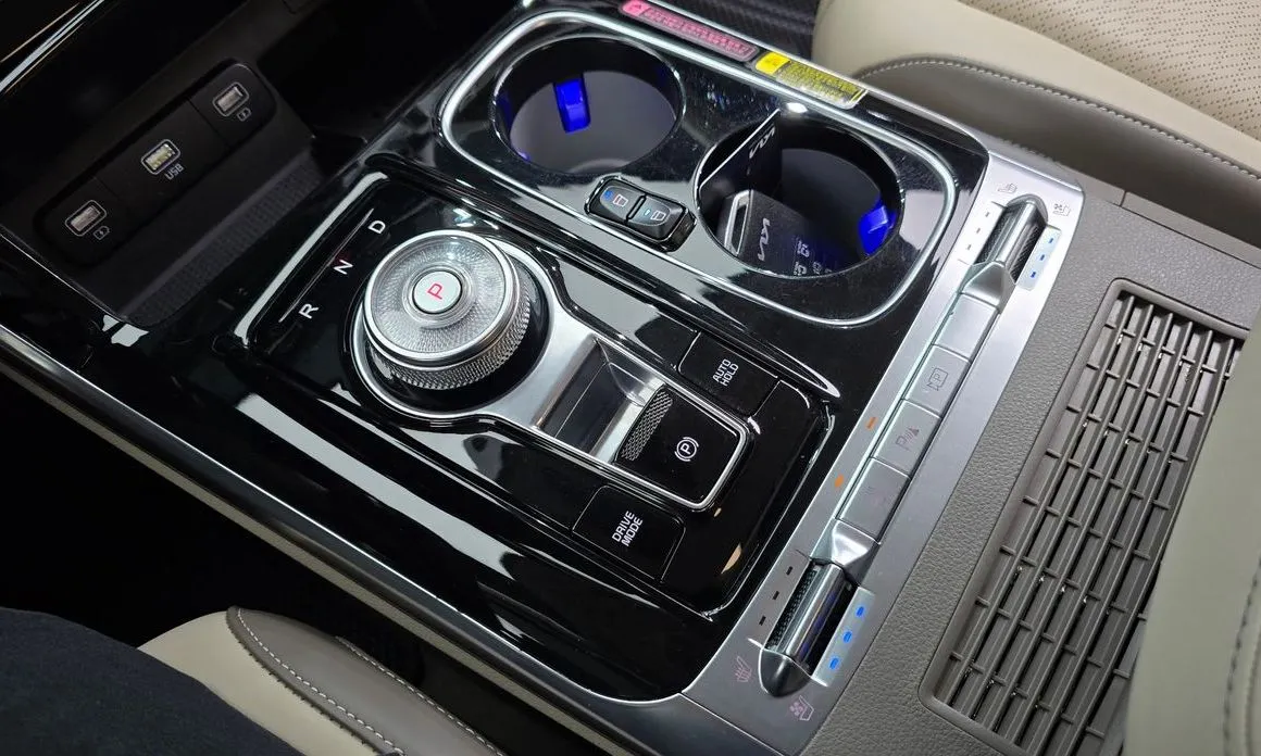Kia Carnival — фото 9