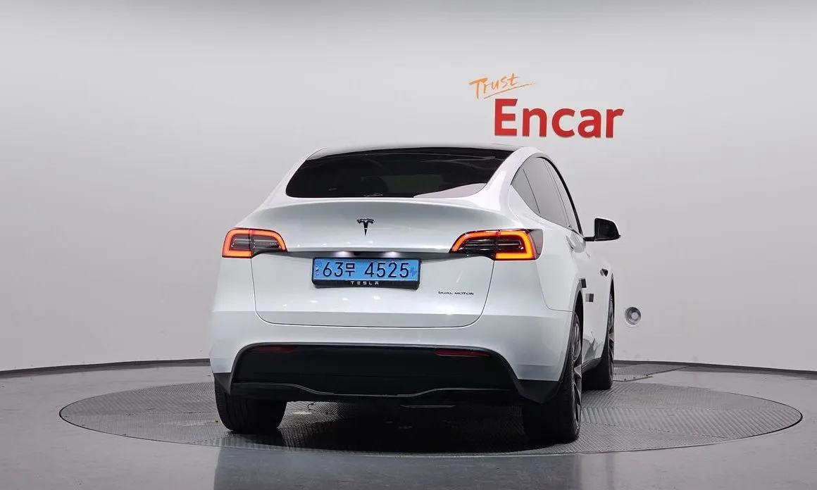 Tesla Model Y — фото 2