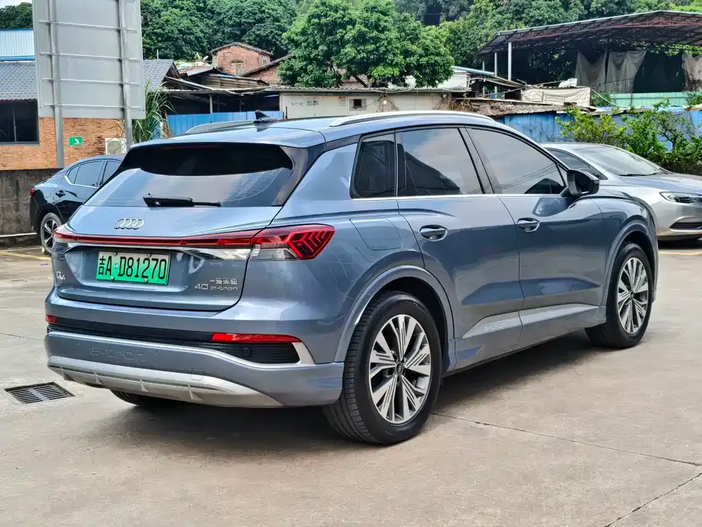 Audi Q4 e-tron — фото 10
