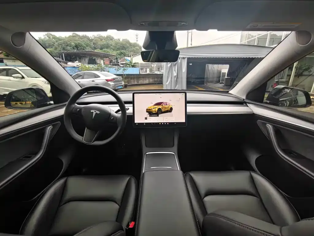 Tesla Model Y — фото 3