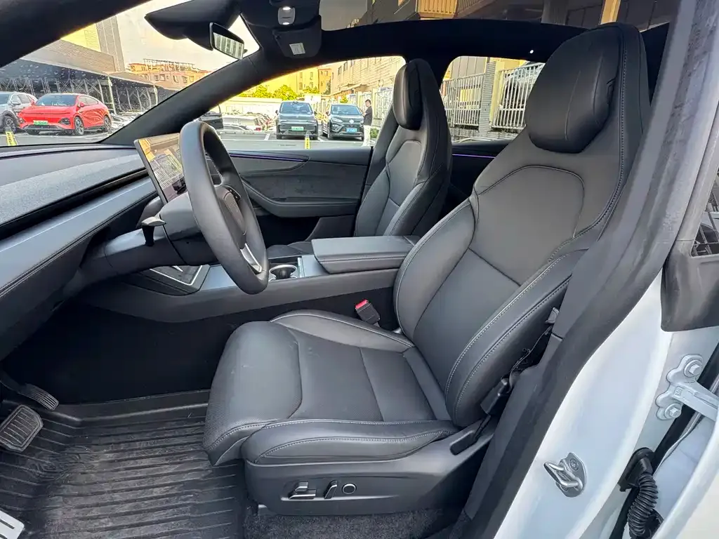 Tesla Model Y L — фото 2