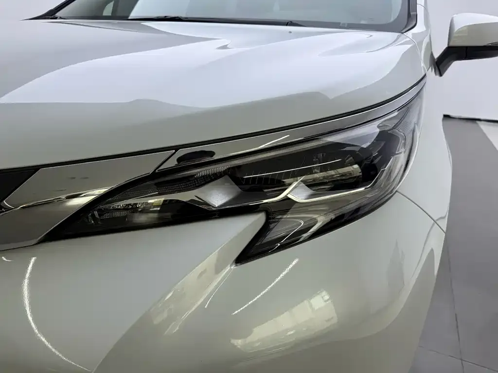 Toyota Sienna — фото 5
