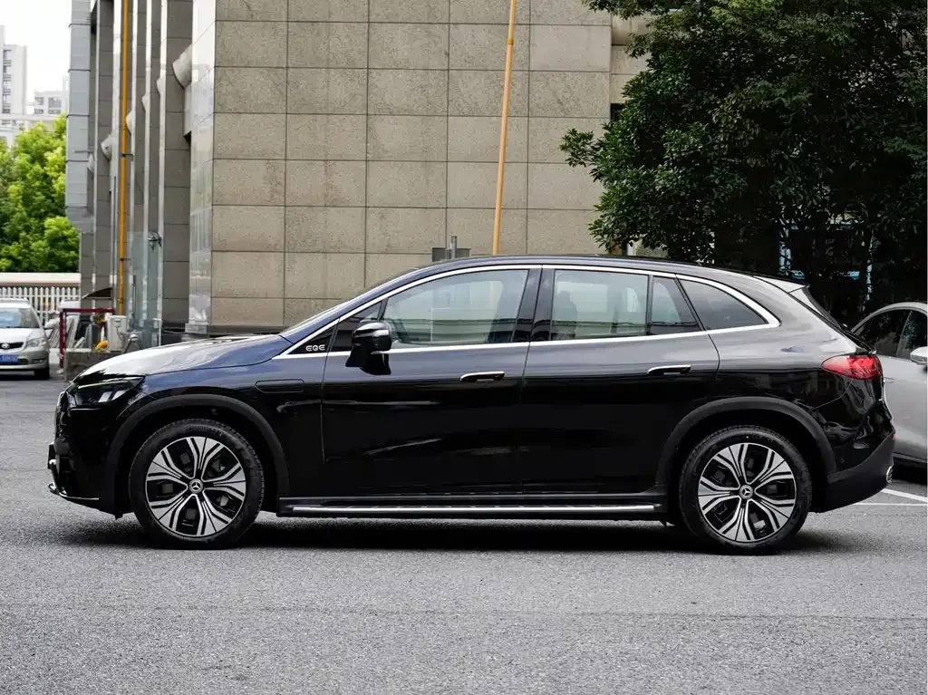 Mercedes-Benz EQE SUV — фото 6
