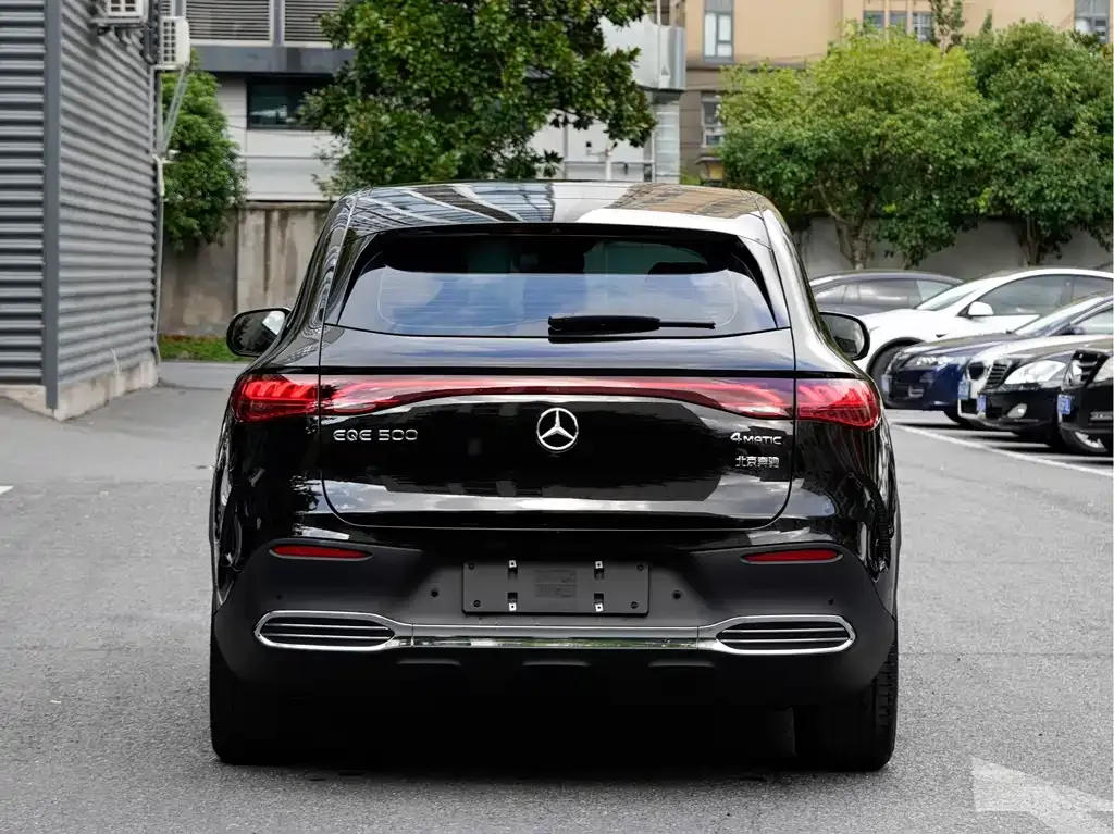 Mercedes-Benz EQE SUV — фото 8