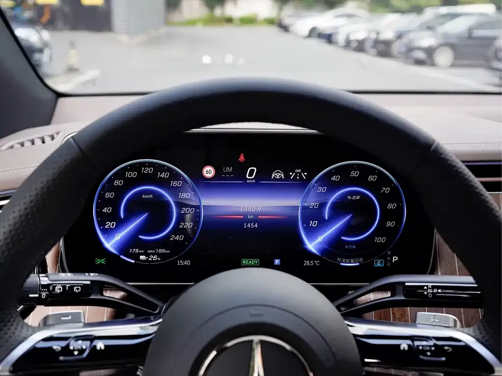Mercedes-Benz EQE SUV — фото 2