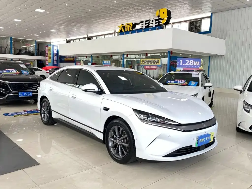 BYD Qin L — фото 8
