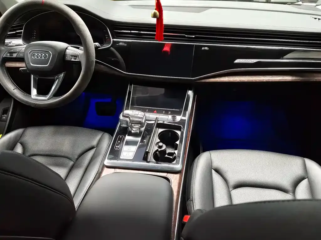 Audi Q7 — фото 2