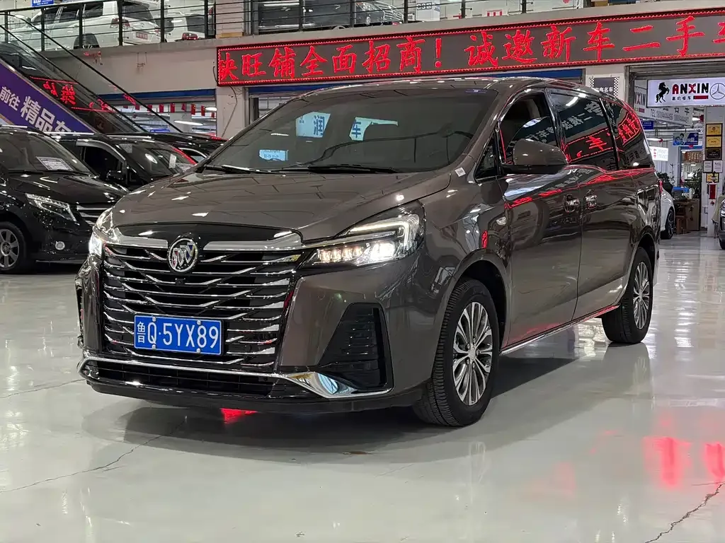 Buick GL8 652T Luxury 1