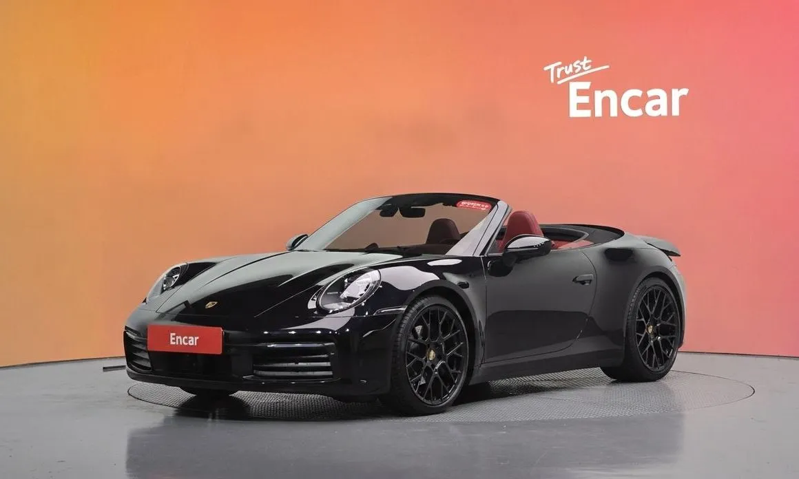 Porsche 911 Carrera 4 Cabriolet 1