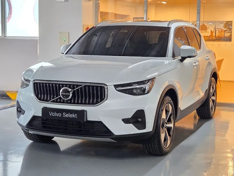 Volvo XC40 B4 Ultra Bright 1