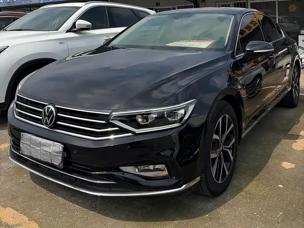 Volkswagen Magotan 330TSI DSG 30 Anniversary 1