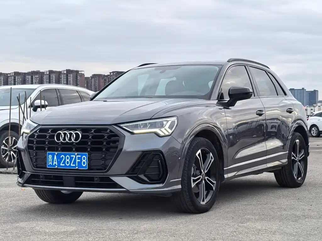 Audi Q3 40 TFSI Fashion Dynamic 1