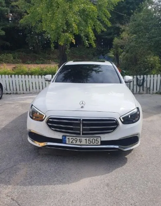 Mercedes-Benz E-Class E350 4MATIC Exclusive 1