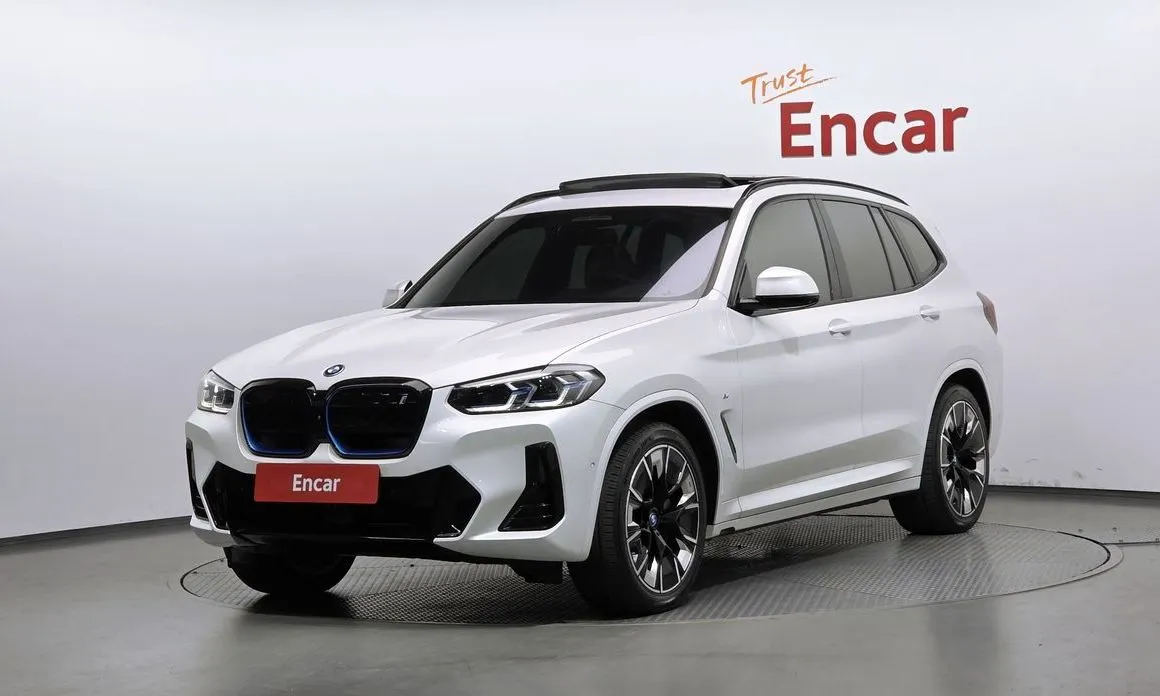 BMW iX3 M Sports 1