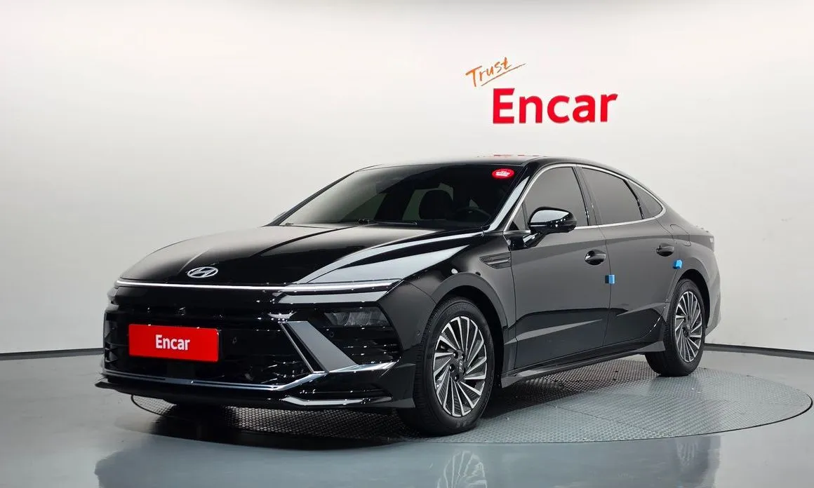 Hyundai Sonata Exclusive 1
