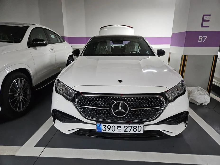 Mercedes-Benz E-Class E200 AMG Line 1
