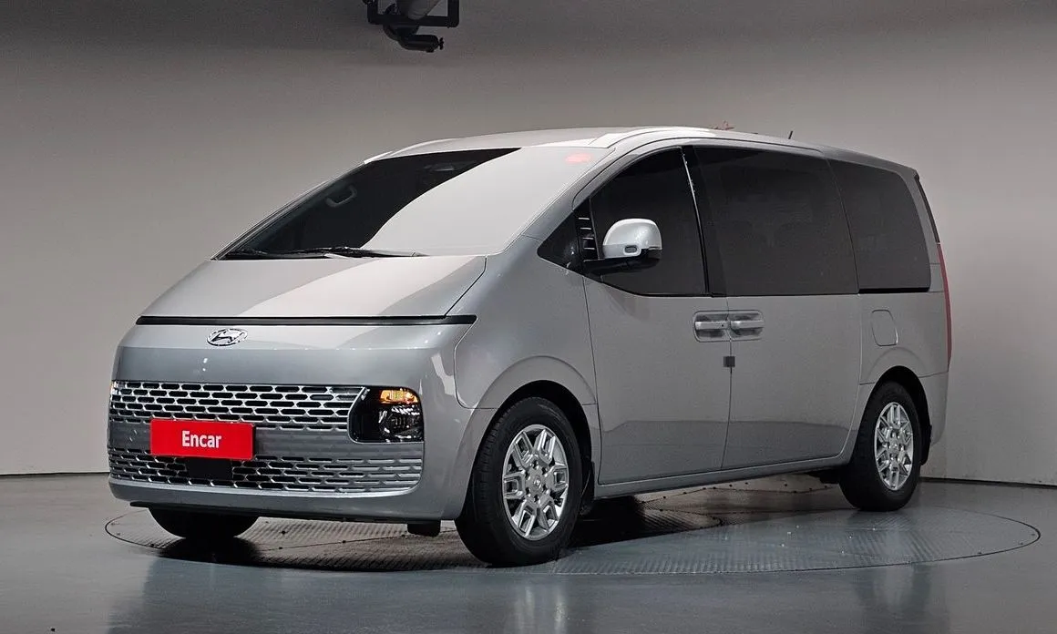 Hyundai Staria 4WD Tourer 11-Seater 1