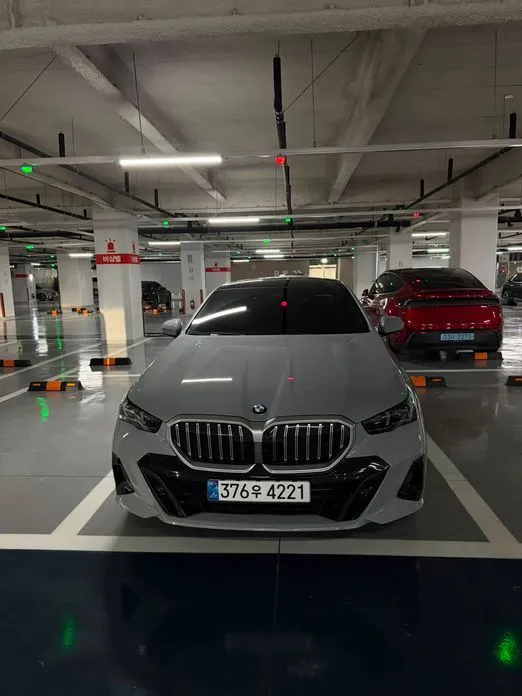 BMW 5-Series 530i xDrive M Sport 1
