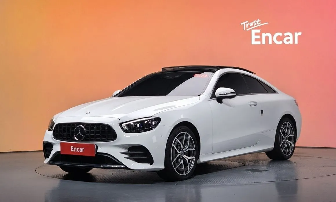 Mercedes-Benz E-Class E300d 4MATIC Coupe 1