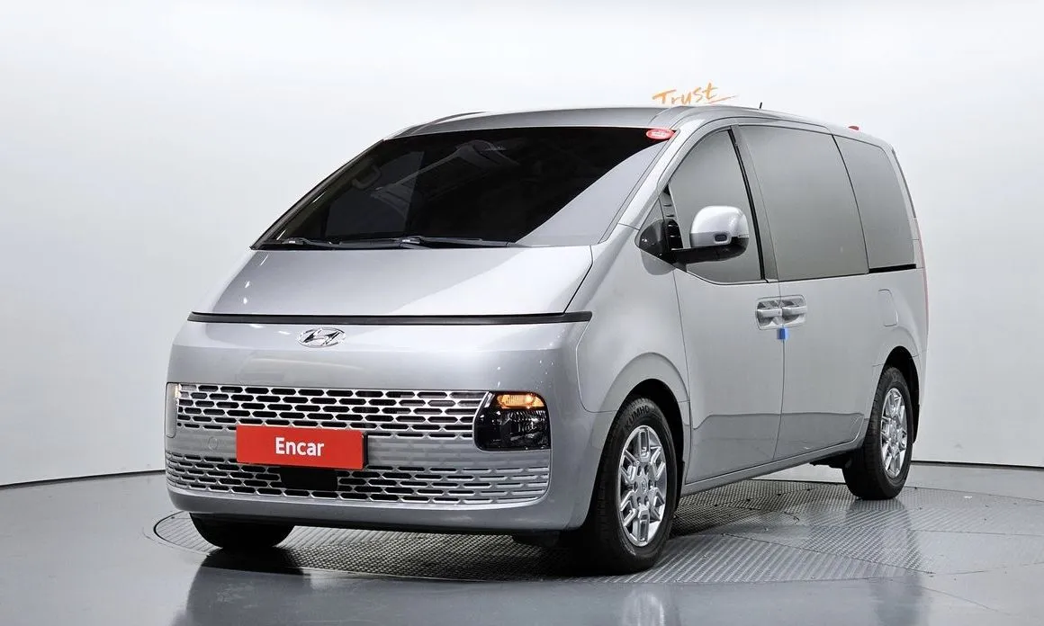 Hyundai Staria Cargo 3-Seater 1