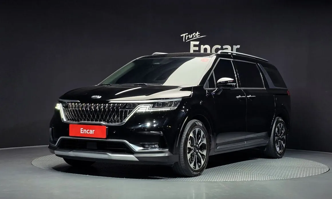 Kia Carnival Gasoline 9-Seater Signature 1