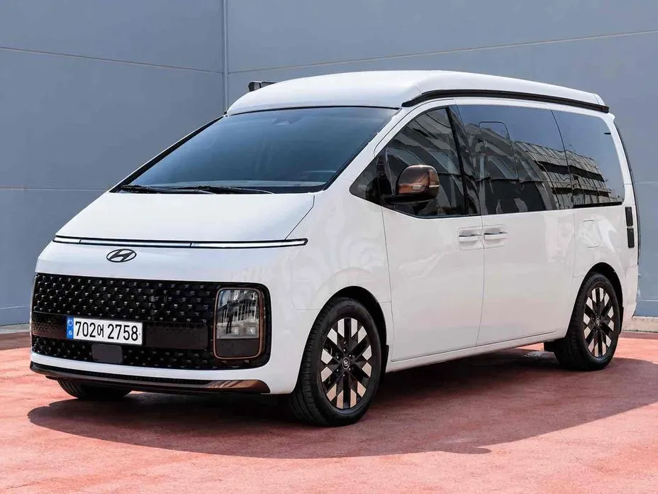 Hyundai Staria 2WD Camping Car 1