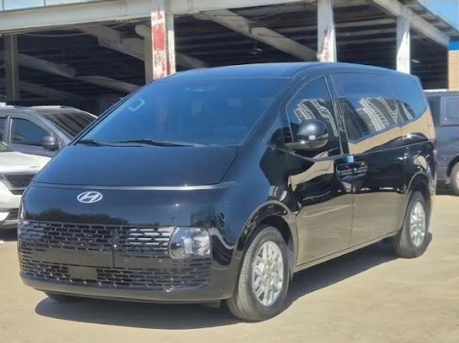 Hyundai Staria HEV 1.6 Tourer 9-Seater 1