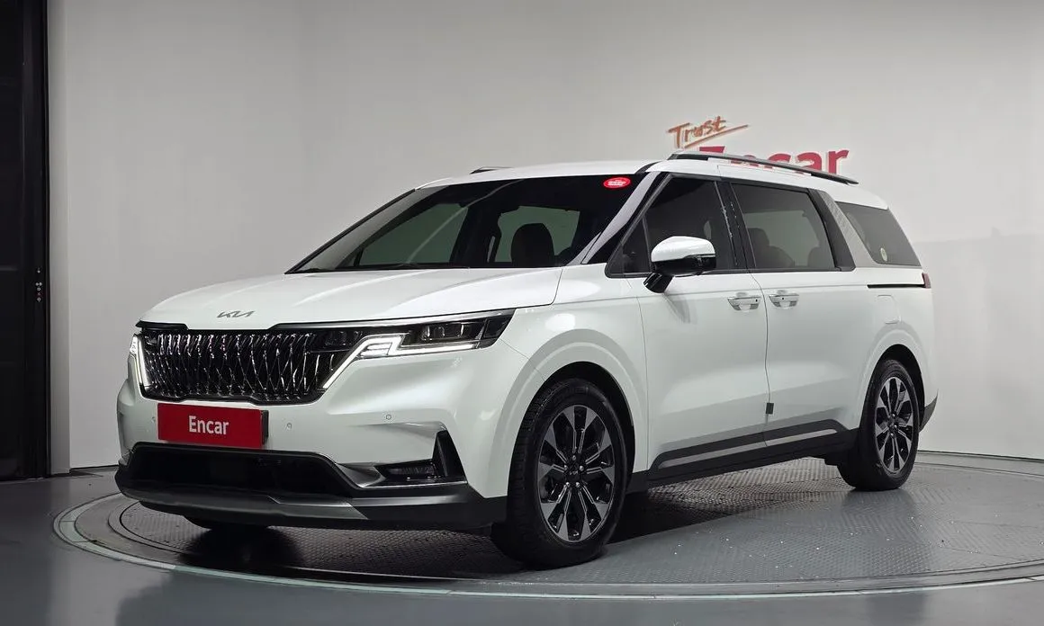 Kia Carnival Gasoline 9-Seater Noblesse 1