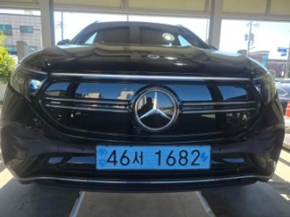 Mercedes-Benz EQA EQA250 AMG Line 1