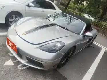 Porsche 718 Boxster 2.0T 1