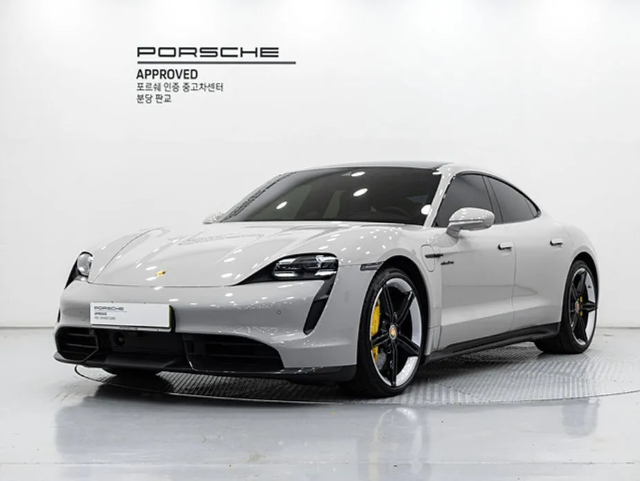 Porsche Taycan Turbo S 1