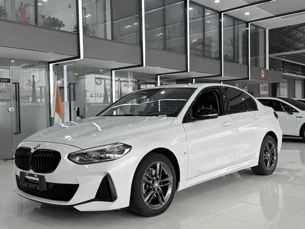 BMW 1 Series 120i M Sport Brilliance 1