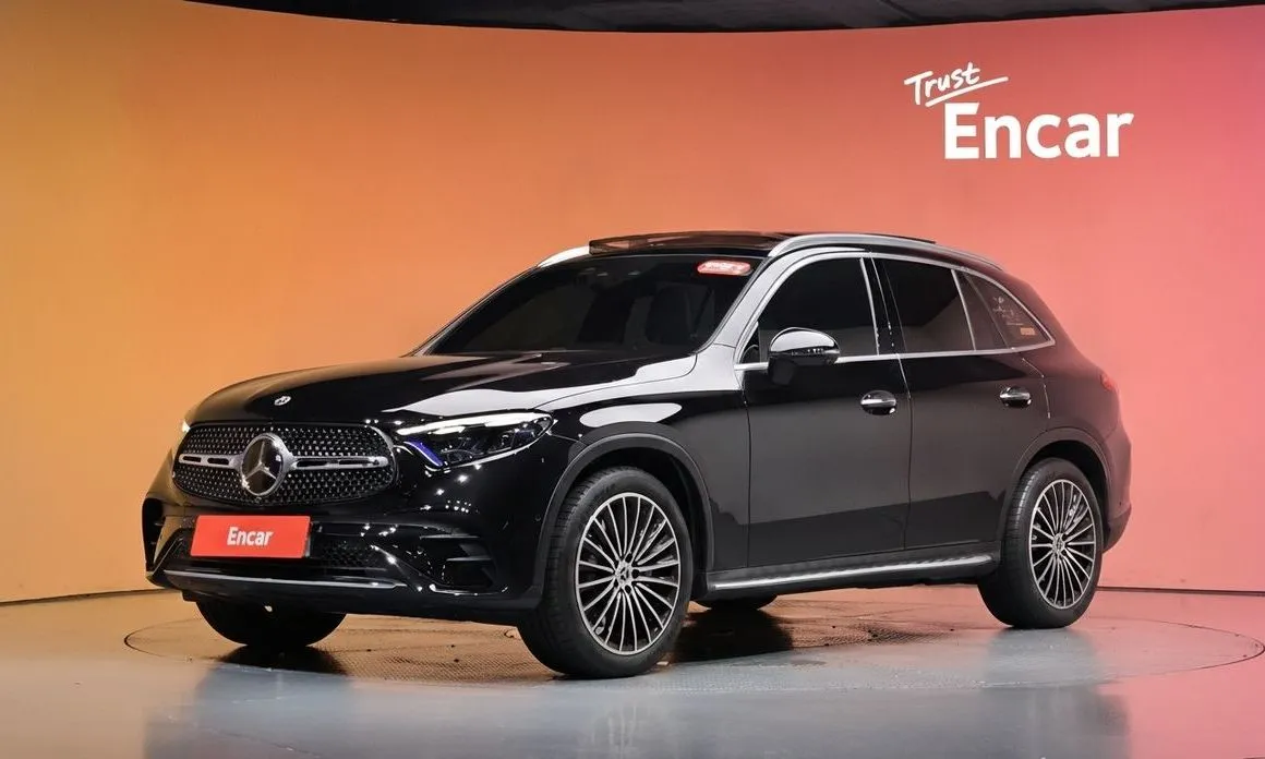 Mercedes-Benz GLC-Class GLC300 4MATIC AMG Line 1
