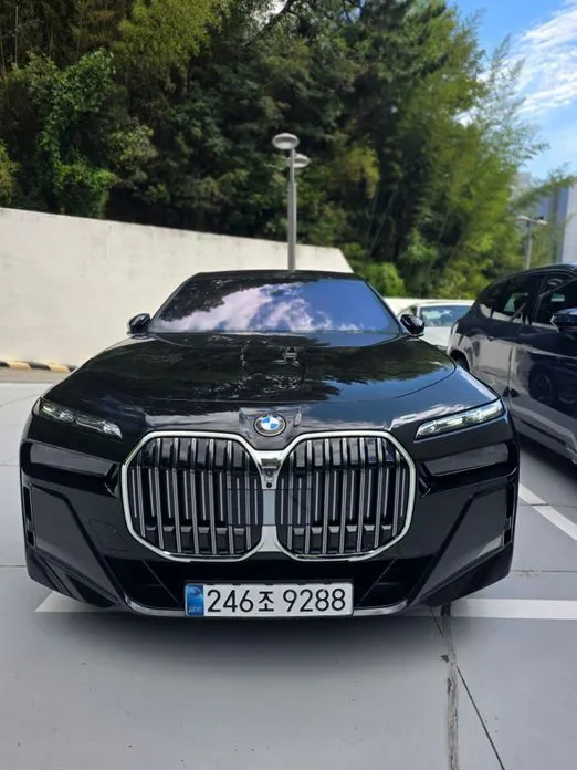BMW 7-Series 740d xDrive M Sport 1