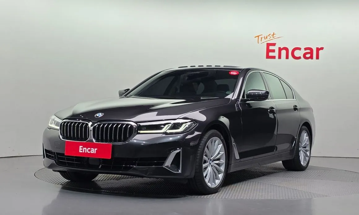 BMW 5-Series 530i xDrive Luxury 1