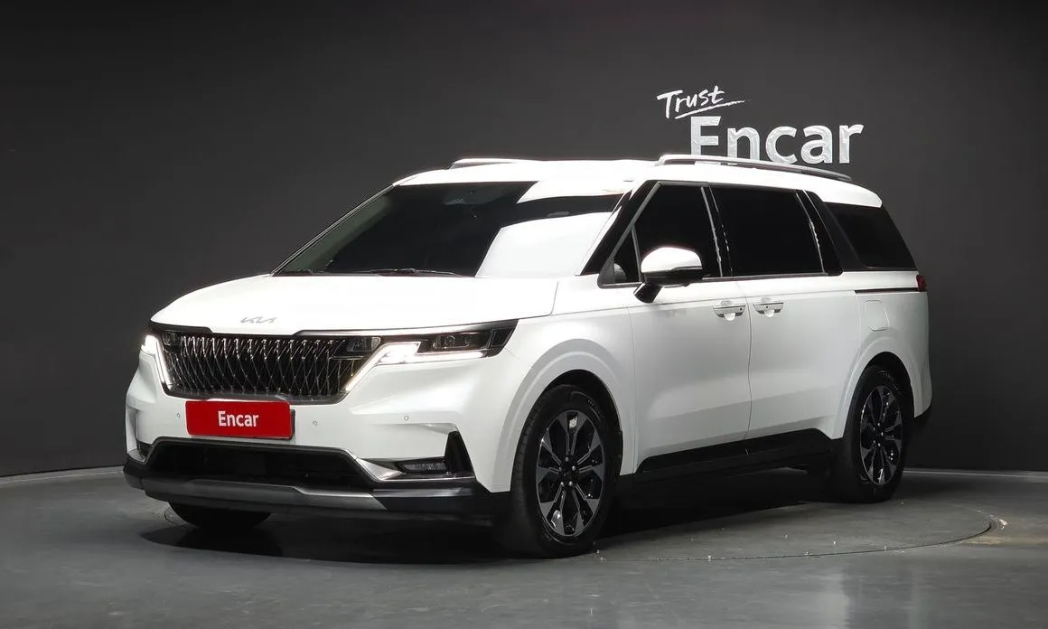 Kia Carnival Gasoline 7-Seater Noblesse 1