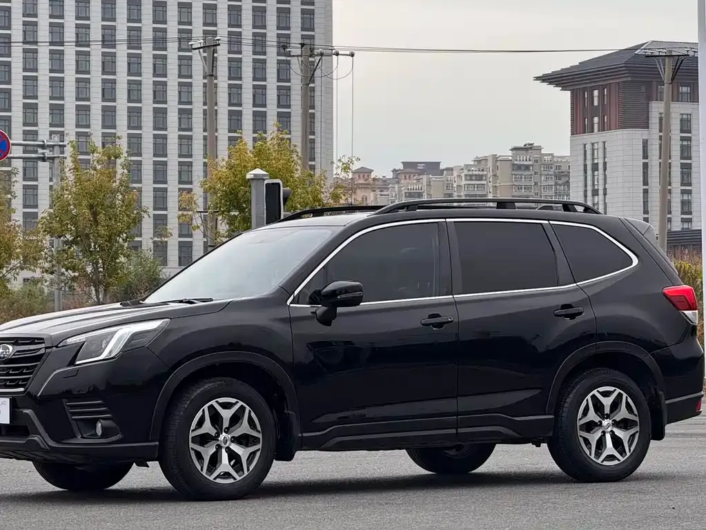 Subaru Forester 2.0i AWD Luxury EyeSight 1