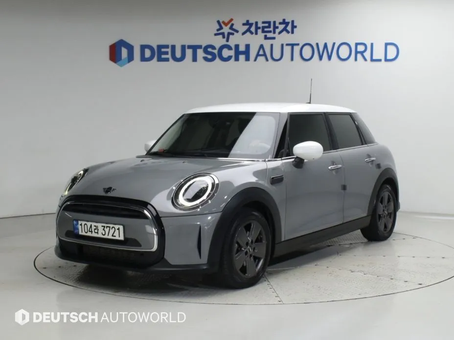 Mini Cooper 5Door Classic 1