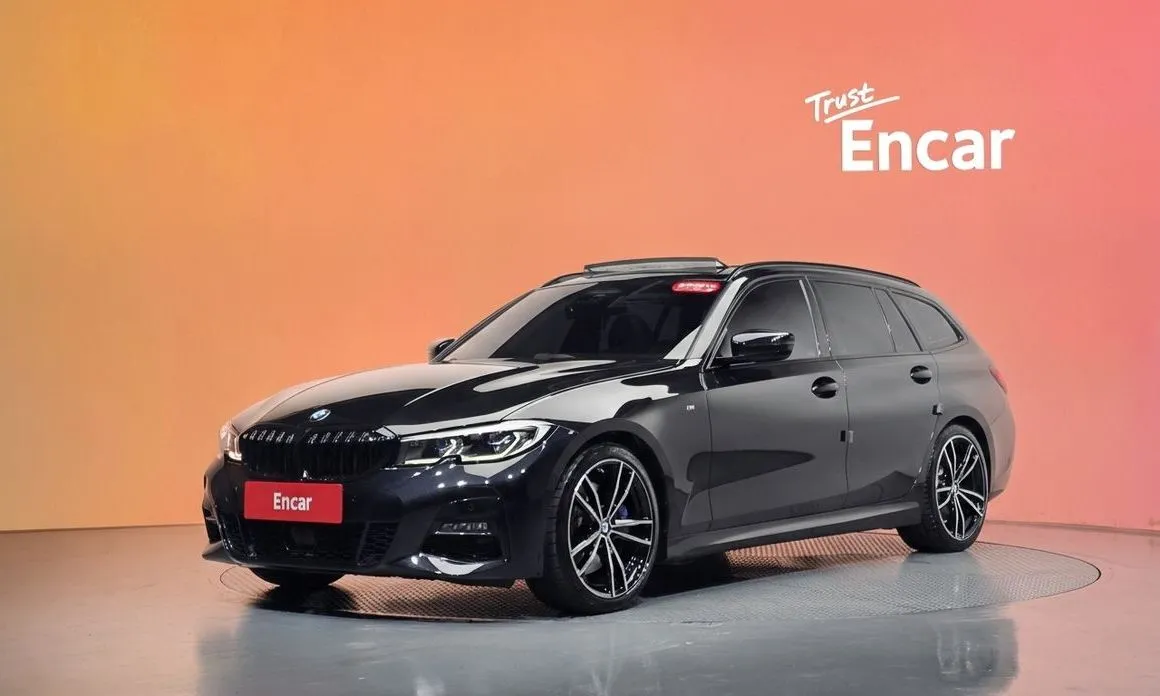BMW 3-Series 320i Touring M Sports 1