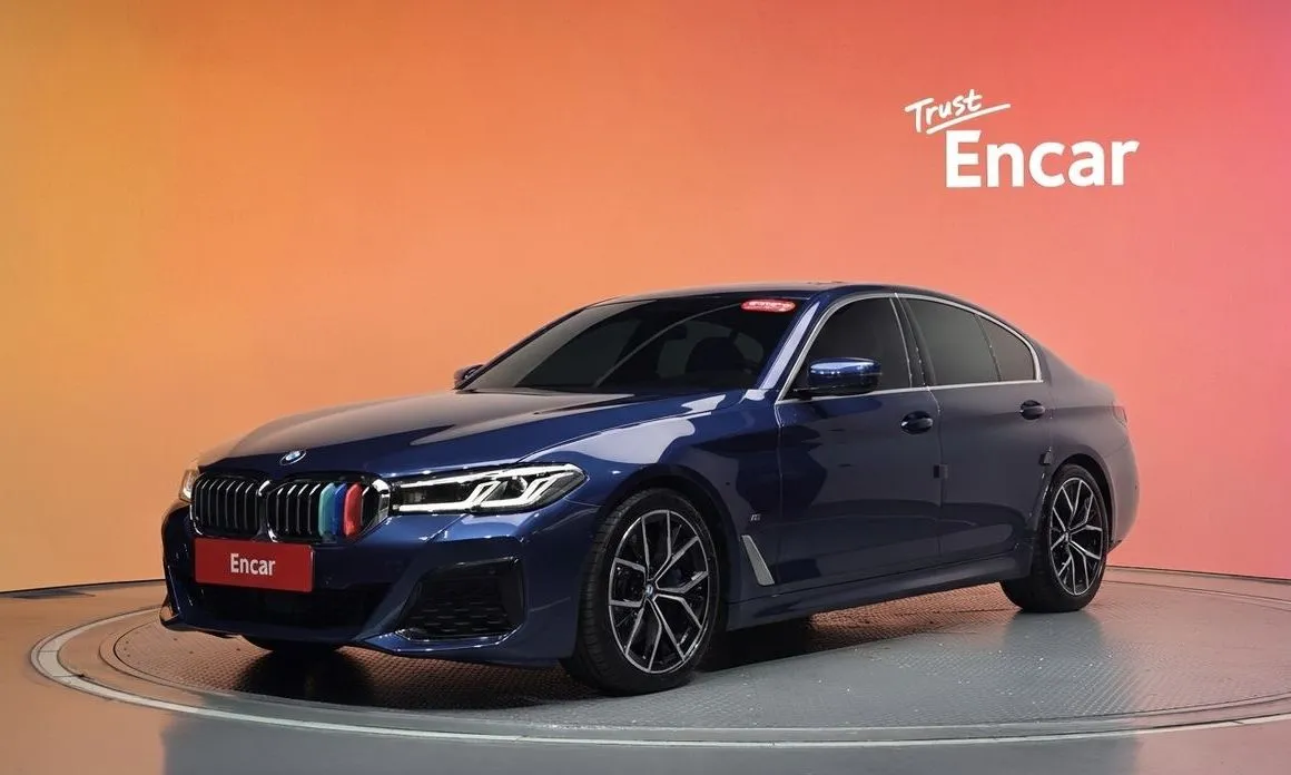 BMW 5-Series 530i M Sport Package 1