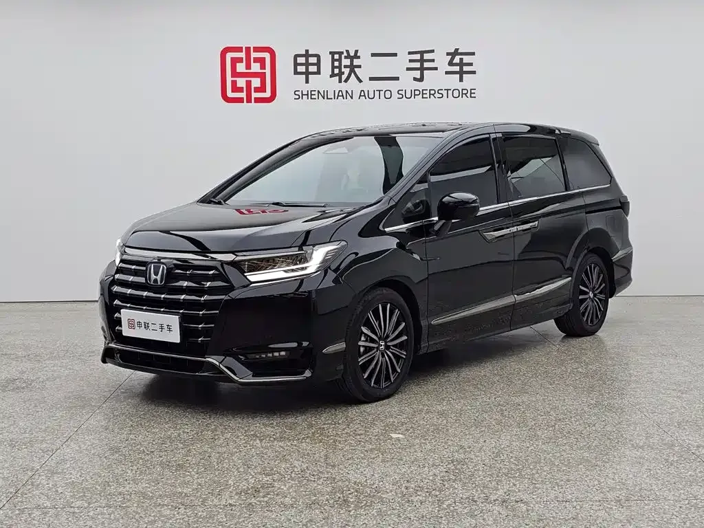 Honda Elysion 2.0L e:HEV Luxury 1