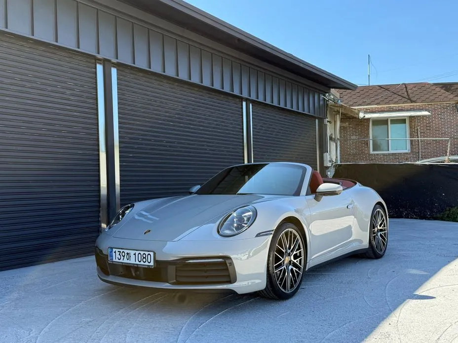 Porsche 911 Carrera Cabriolet 1