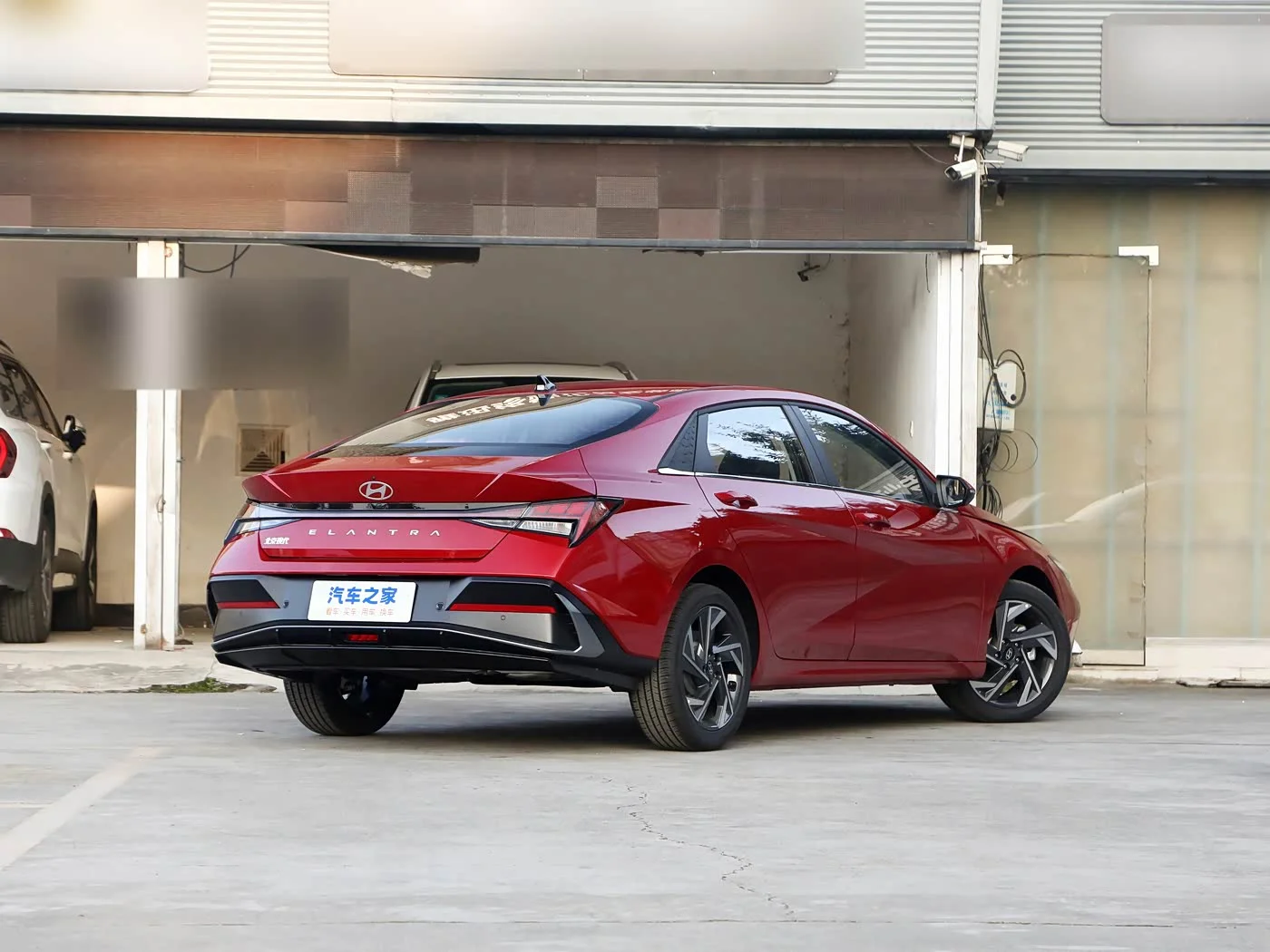 Hyundai Elantra 2023 — фото 2