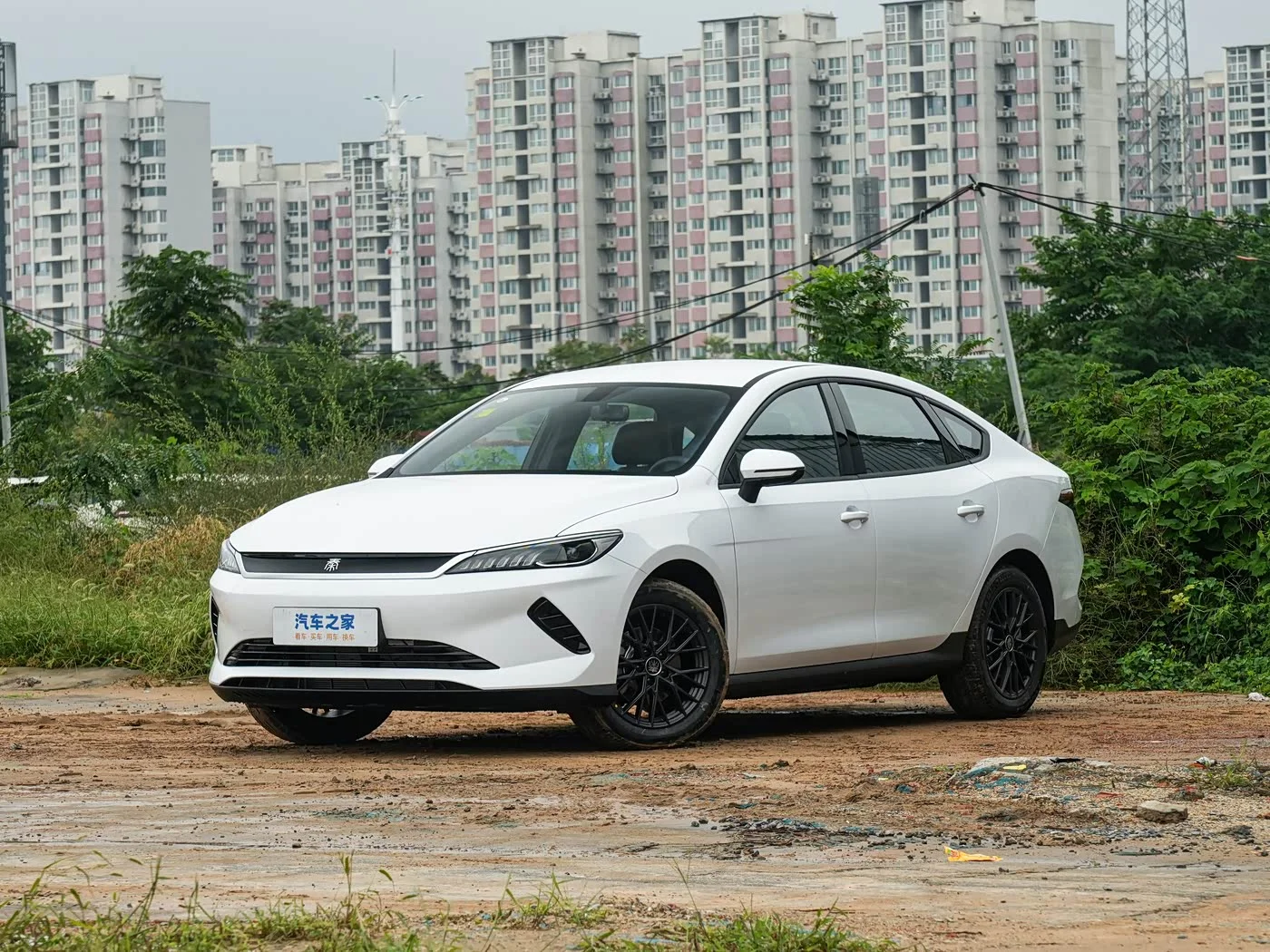 BYD Qin PLUS EV 2026 — фото 9