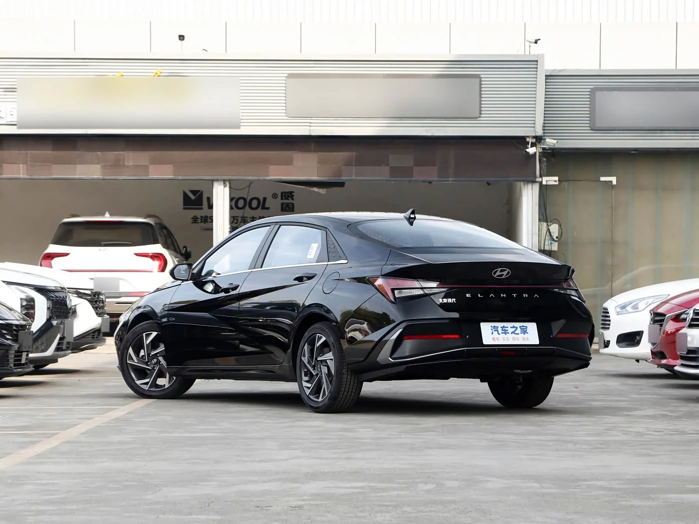 Hyundai Elantra 2023 — фото 10