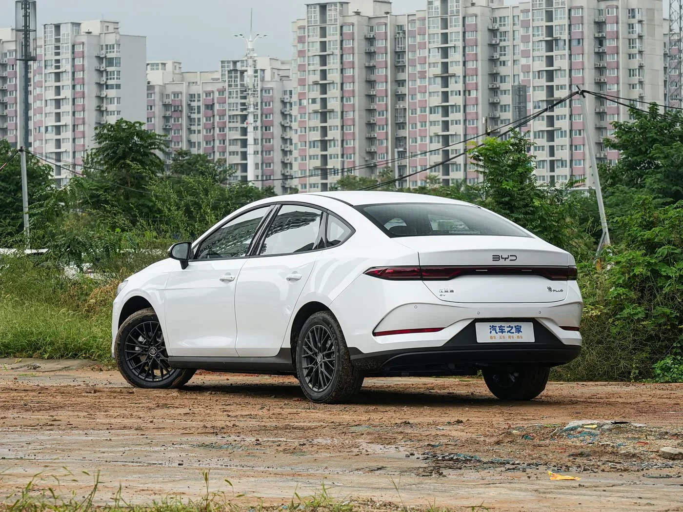 BYD Qin PLUS EV 2026 — фото 7