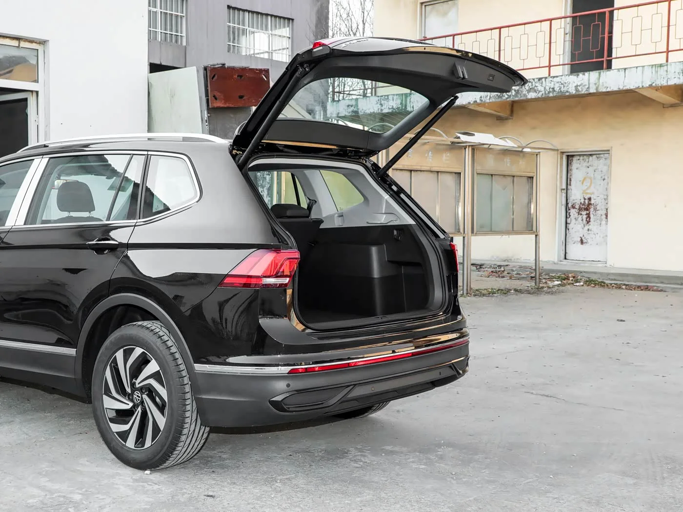 Volkswagen Tiguan L 2025 — фото 5
